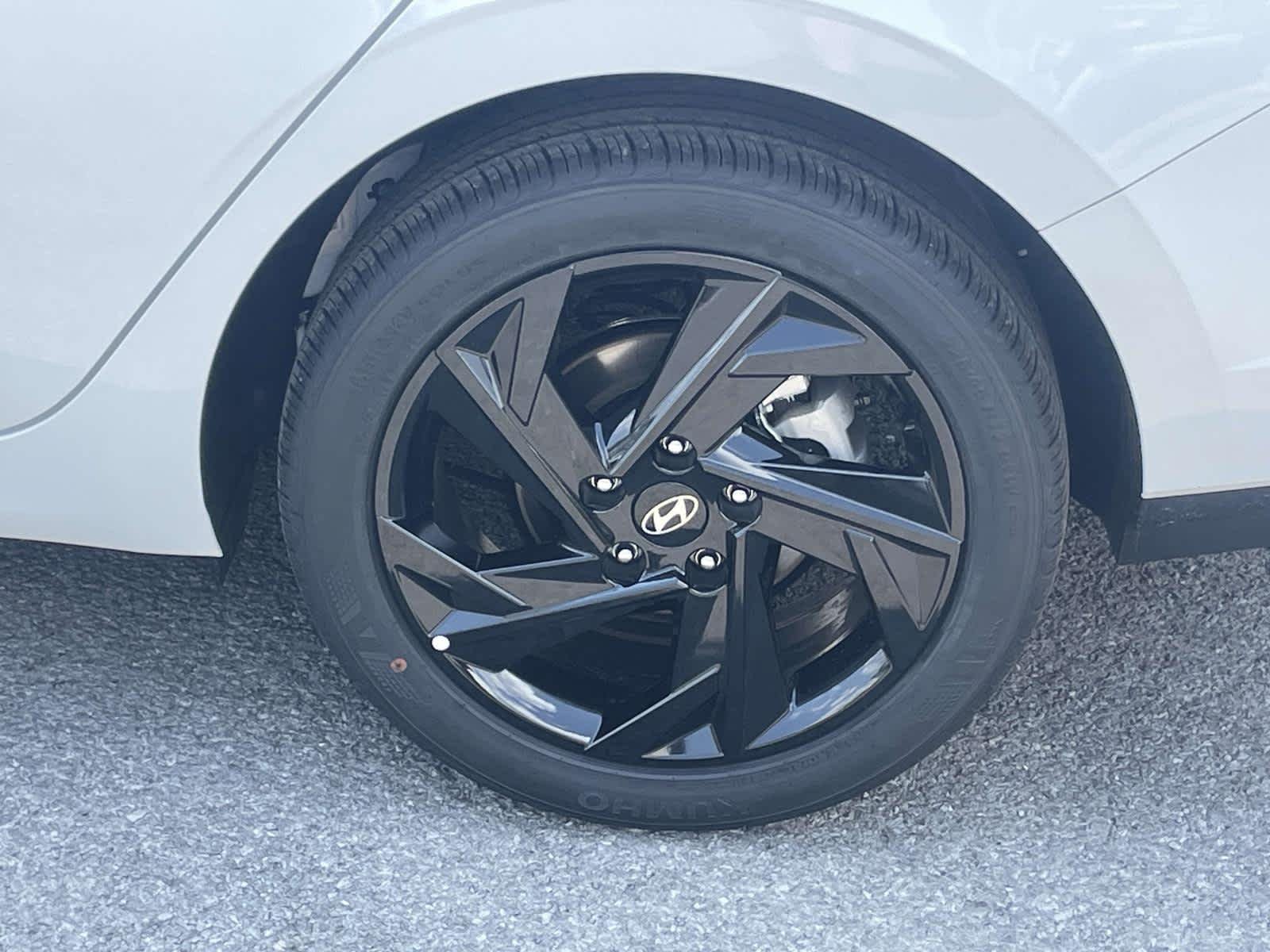New 2026 Serenity White Hyundai SEL Sport image 14