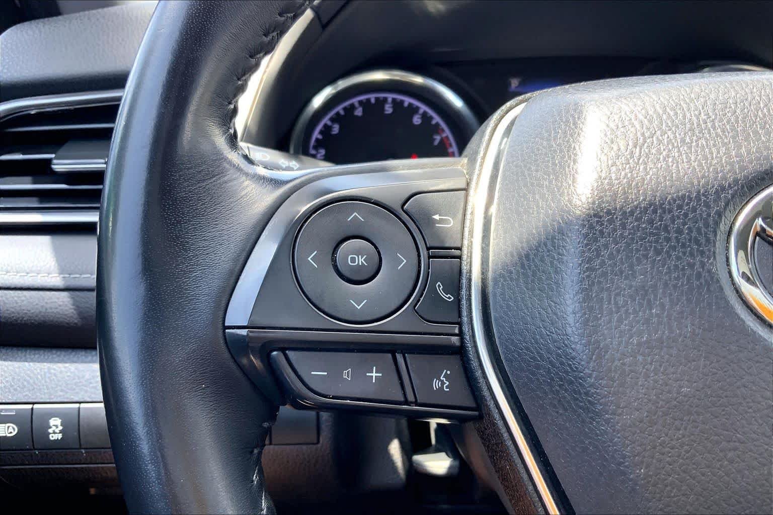 Used 2019 Super White Toyota SE image 23