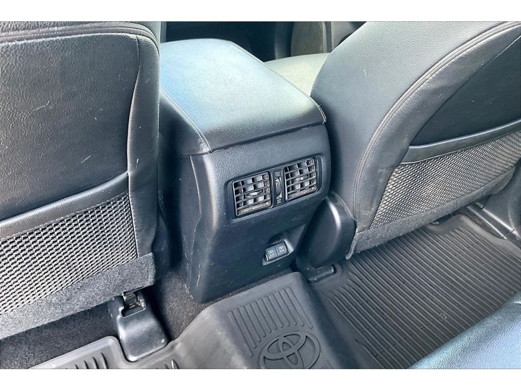 Used 2021  Toyota SR5 Premium image 24