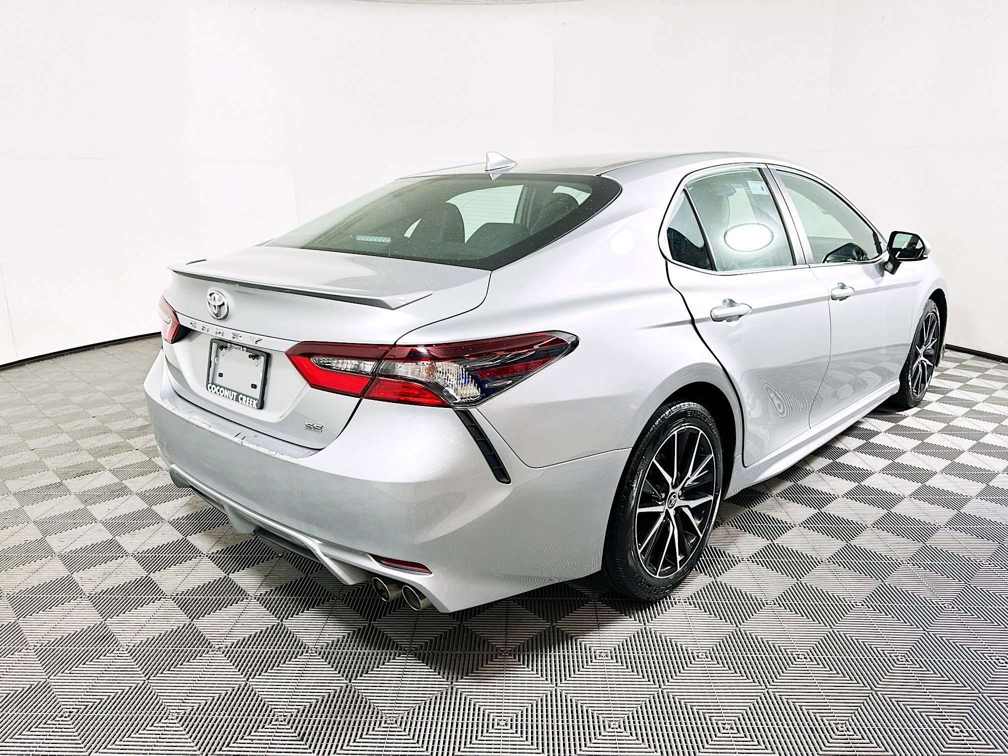2021 Toyota Camry thumbnail 5
