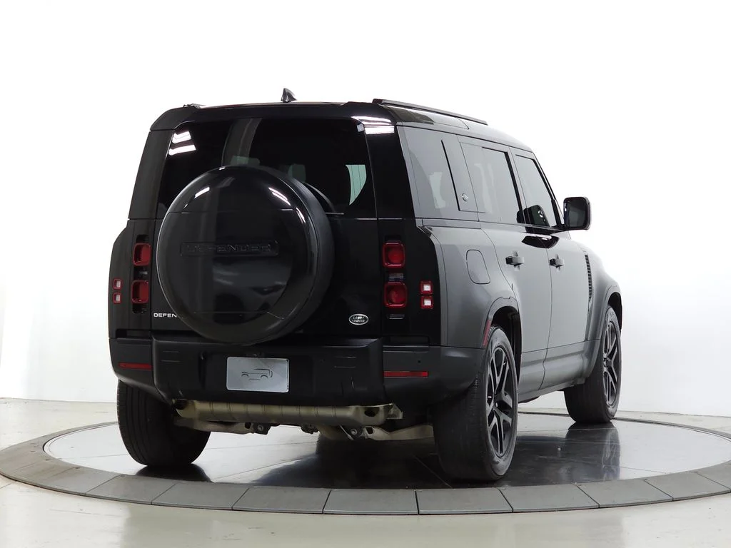 Used 2023 Black Land Rover S image 6