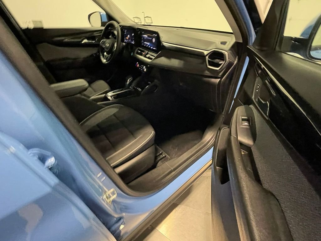 Used 2024 Blue Chevrolet LT image 25