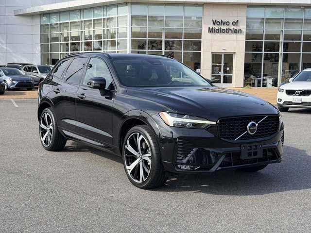 2023 Volvo XC60 B5 Ultimate Dark Theme