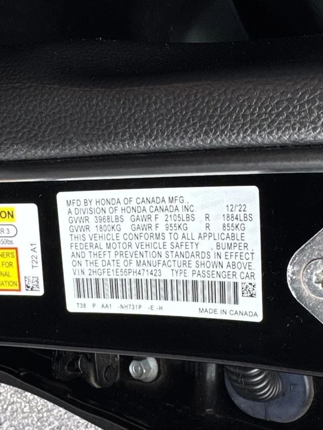 Certified Used 2023 Crystal Black Pearl Honda Si image 27