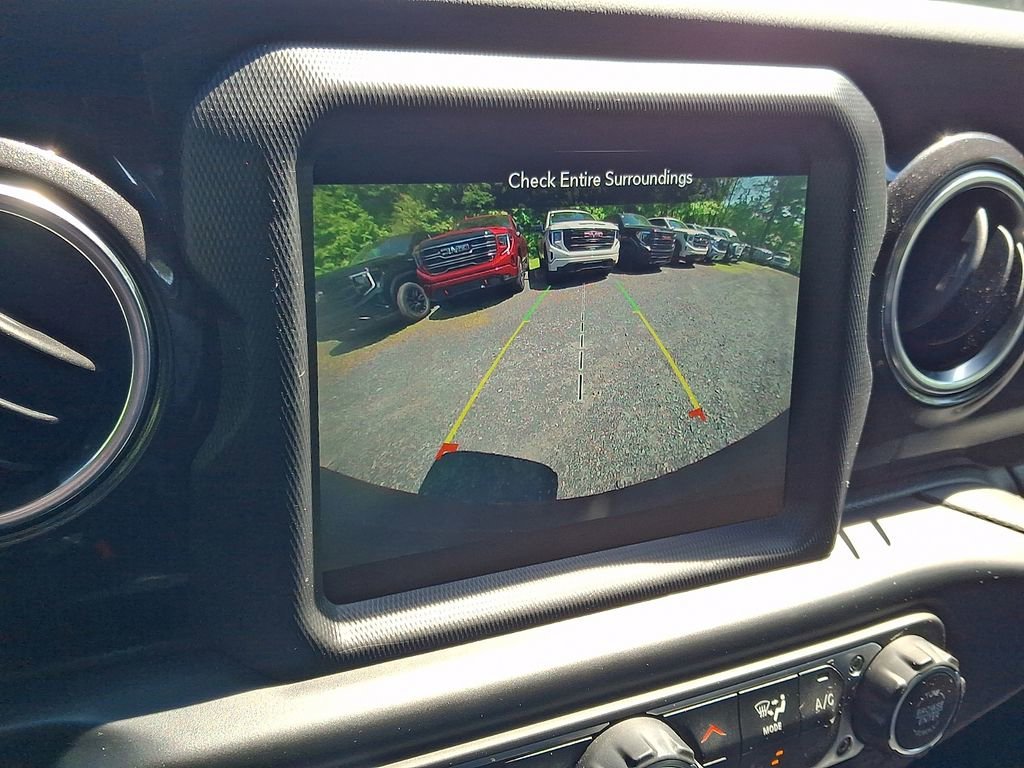 Used 2022 Black Jeep Sahara Altitude 4x4 image 18