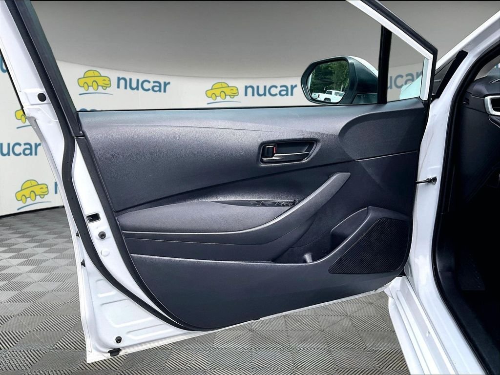 Used 2025 White Toyota LE image 9