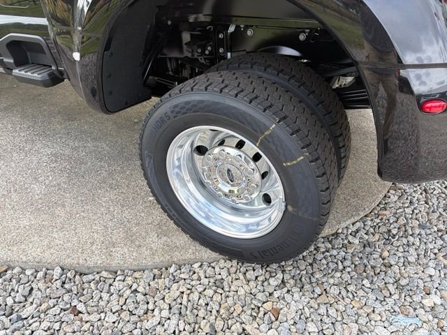 New 2026 Agate Black Metallic Ford F-450® Platinum® image 7