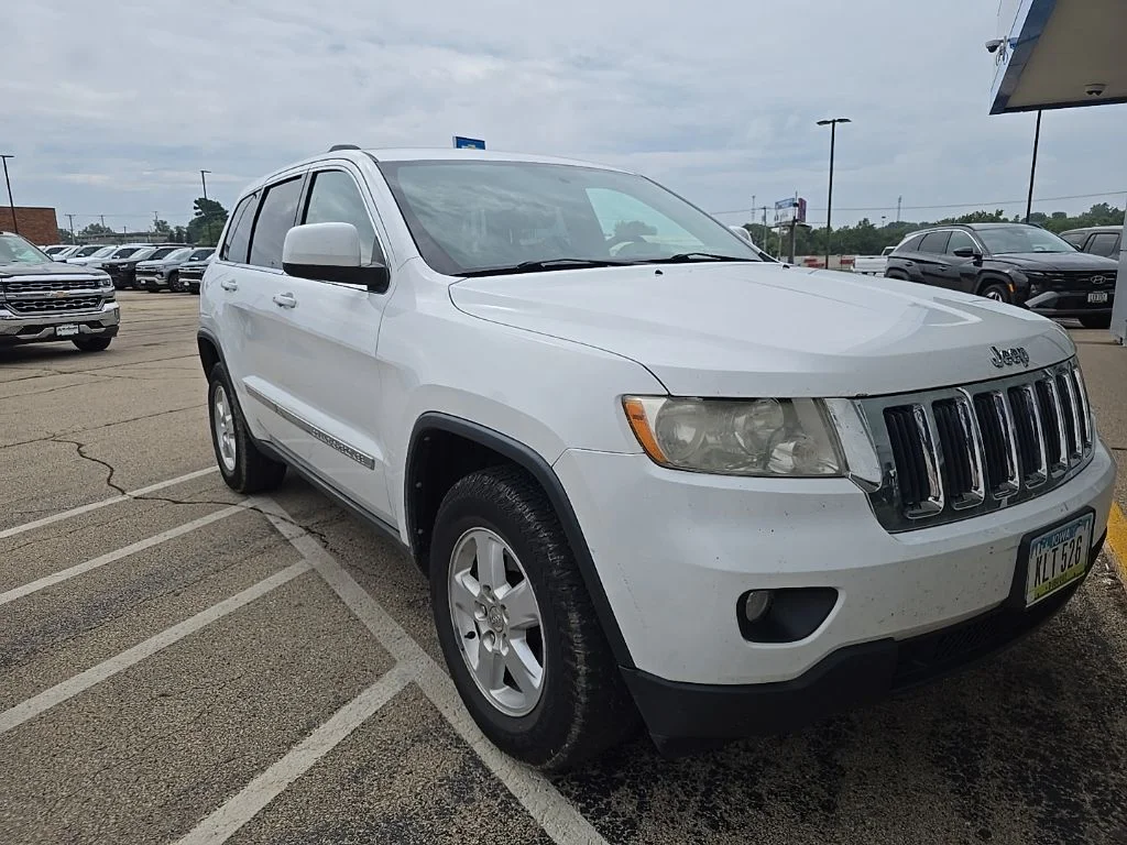 Used 2013 White Jeep Laredo image 6