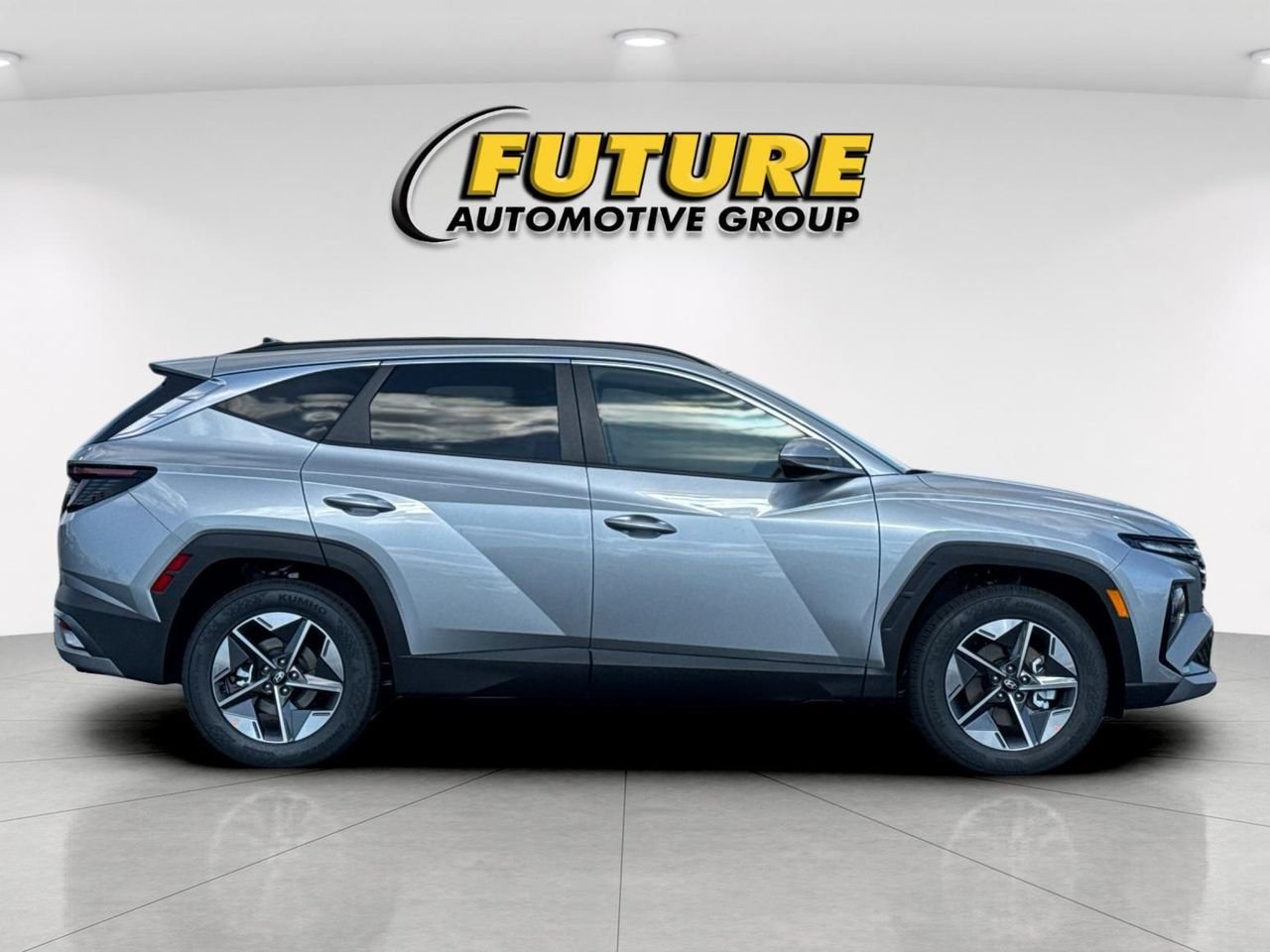 New 2026 Silver Hyundai SEL Premium FWD image 2