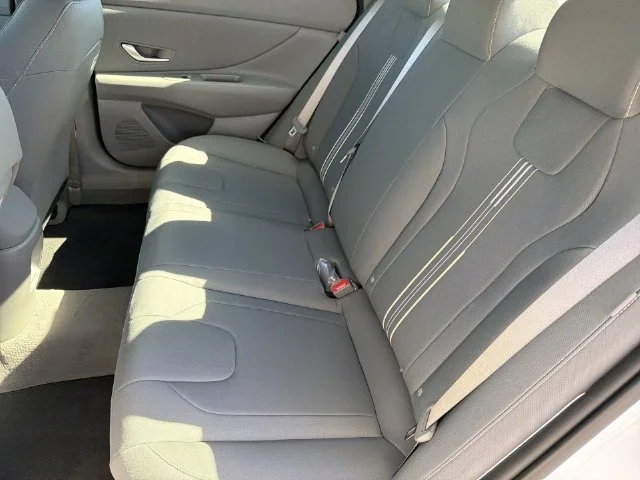 Used 2026 White Hyundai SEL Sport image 33