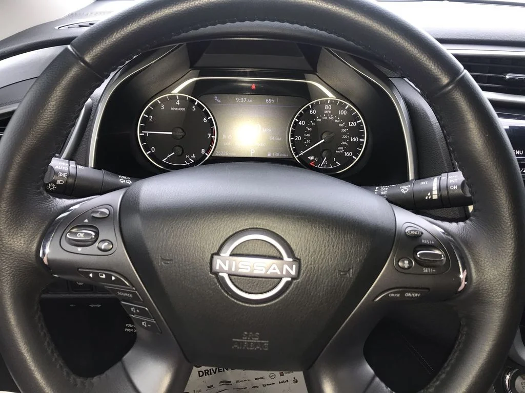 Used 2023 Red Nissan SV image 14