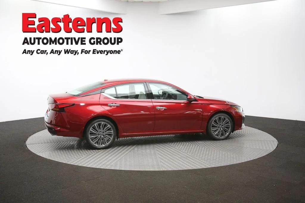 Used 2023 Red Nissan 2.5 SL image 43