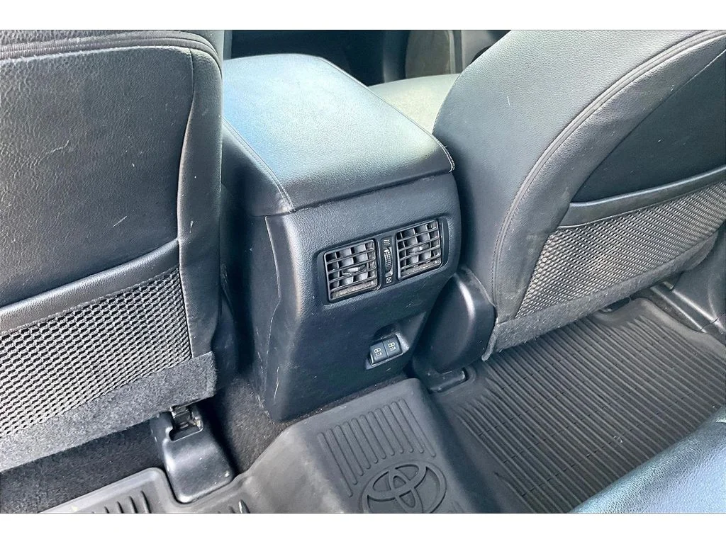 Used 2021  Toyota SR5 Premium image 24