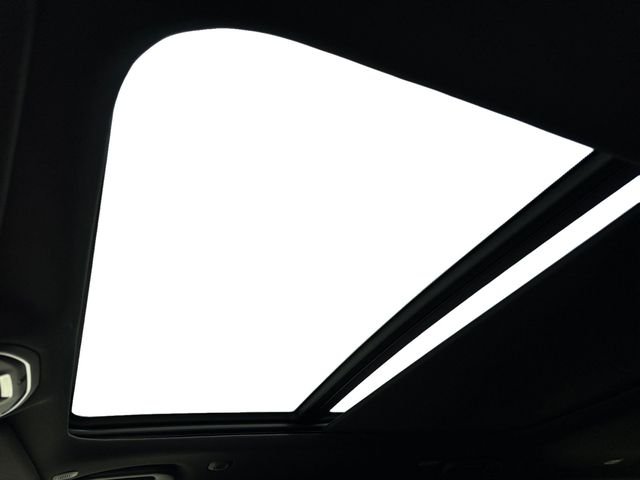 New 2026 Bright White Clear-Coat Exterior Paint Jeep Limited Reserve image 14