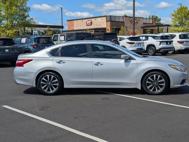 Used 2017 Silver Nissan 2.5 SV image 4