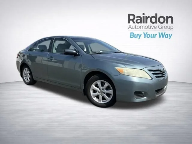 Used 2010  Toyota LE image 1