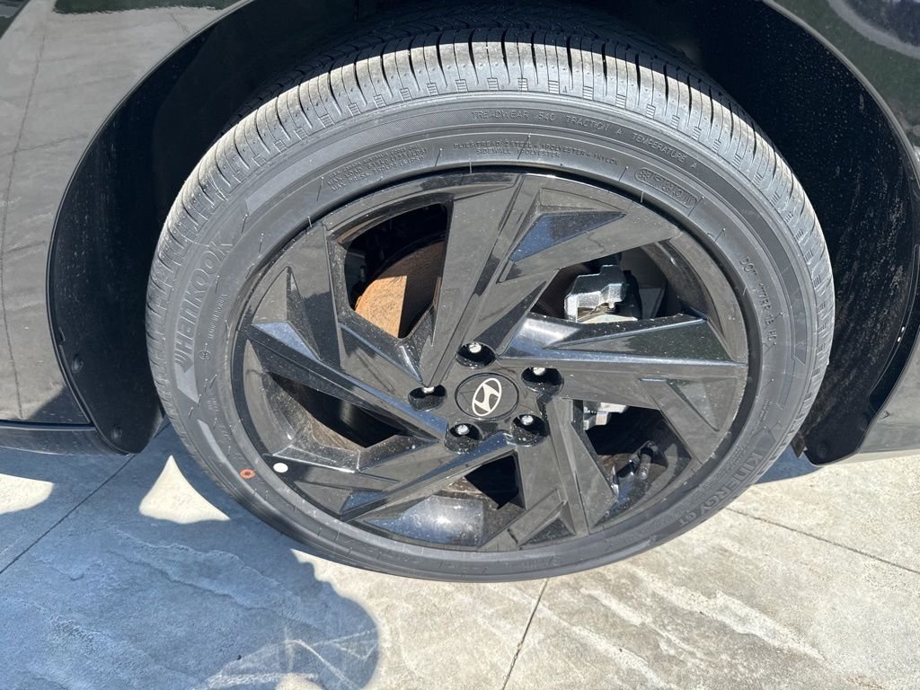 New 2026 Black Hyundai SEL Sport image 13
