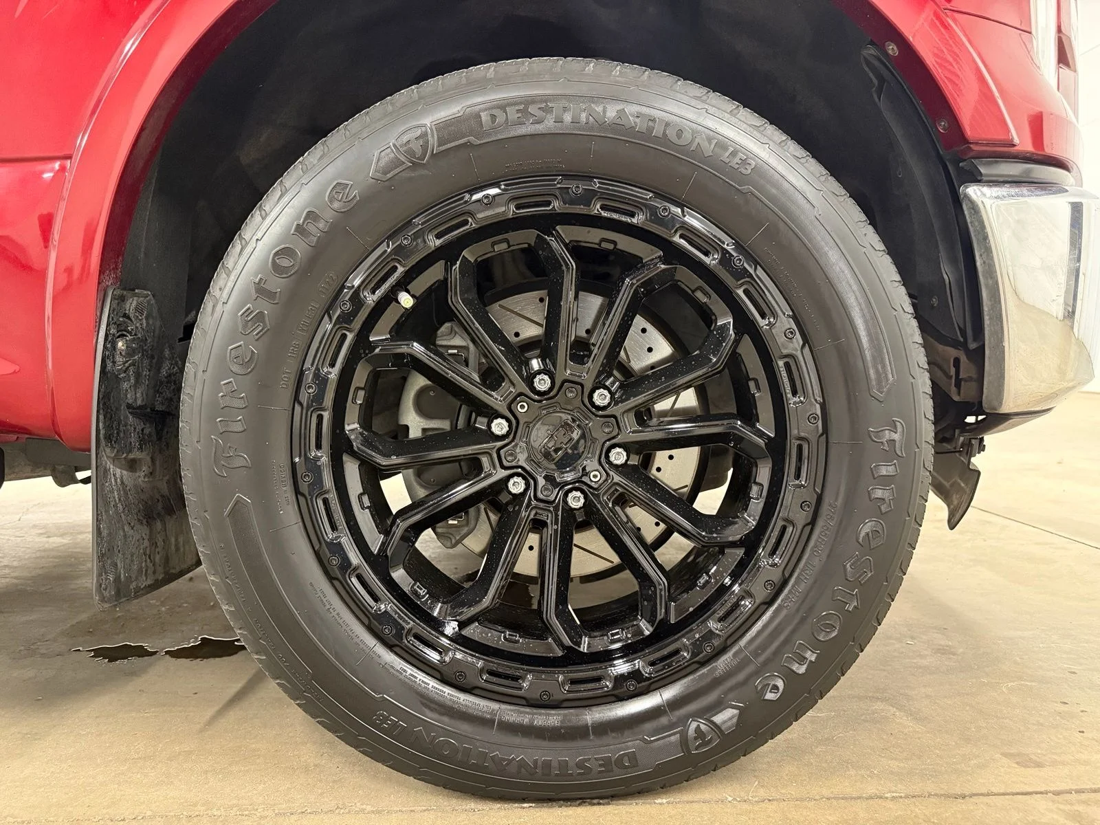 Used 2016 Red Ford Lariat image 25