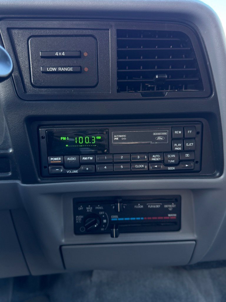 Used 1994 GREEN Ford XLT image 17