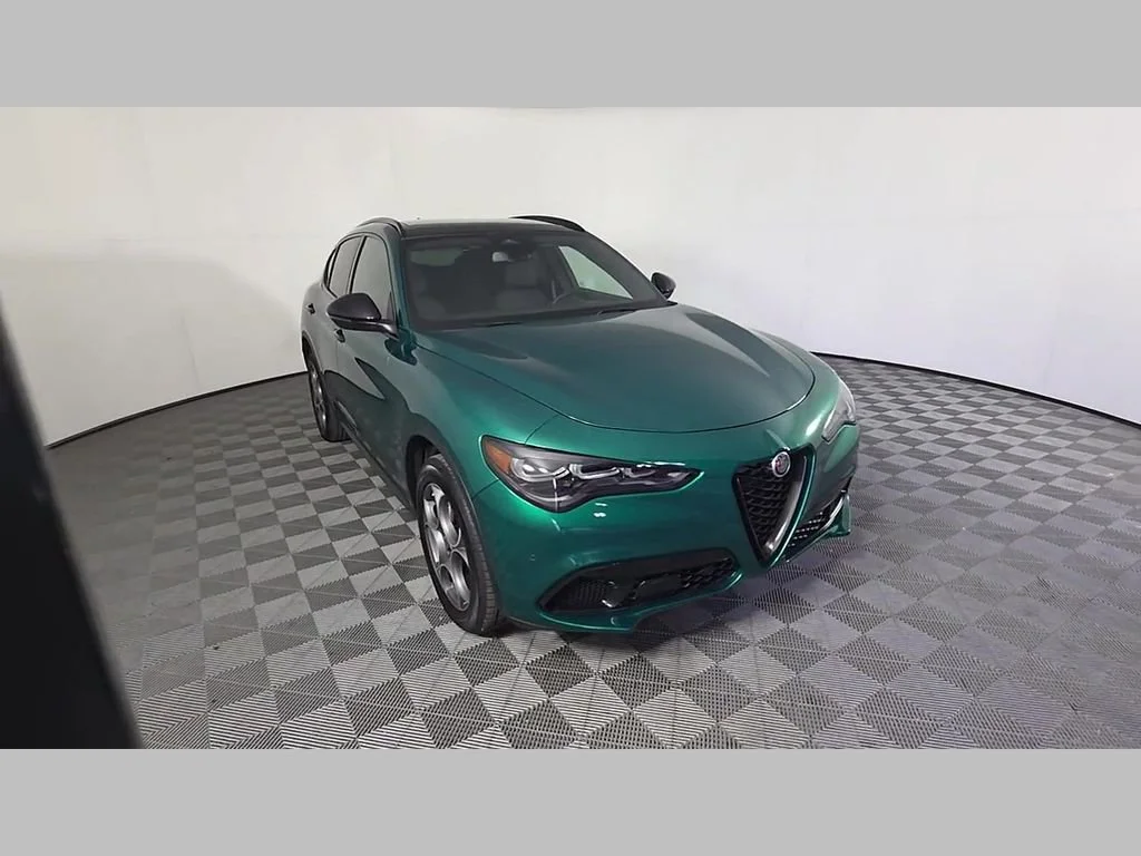 2025 Alfa Romeo Stelvio Base - Photo 43