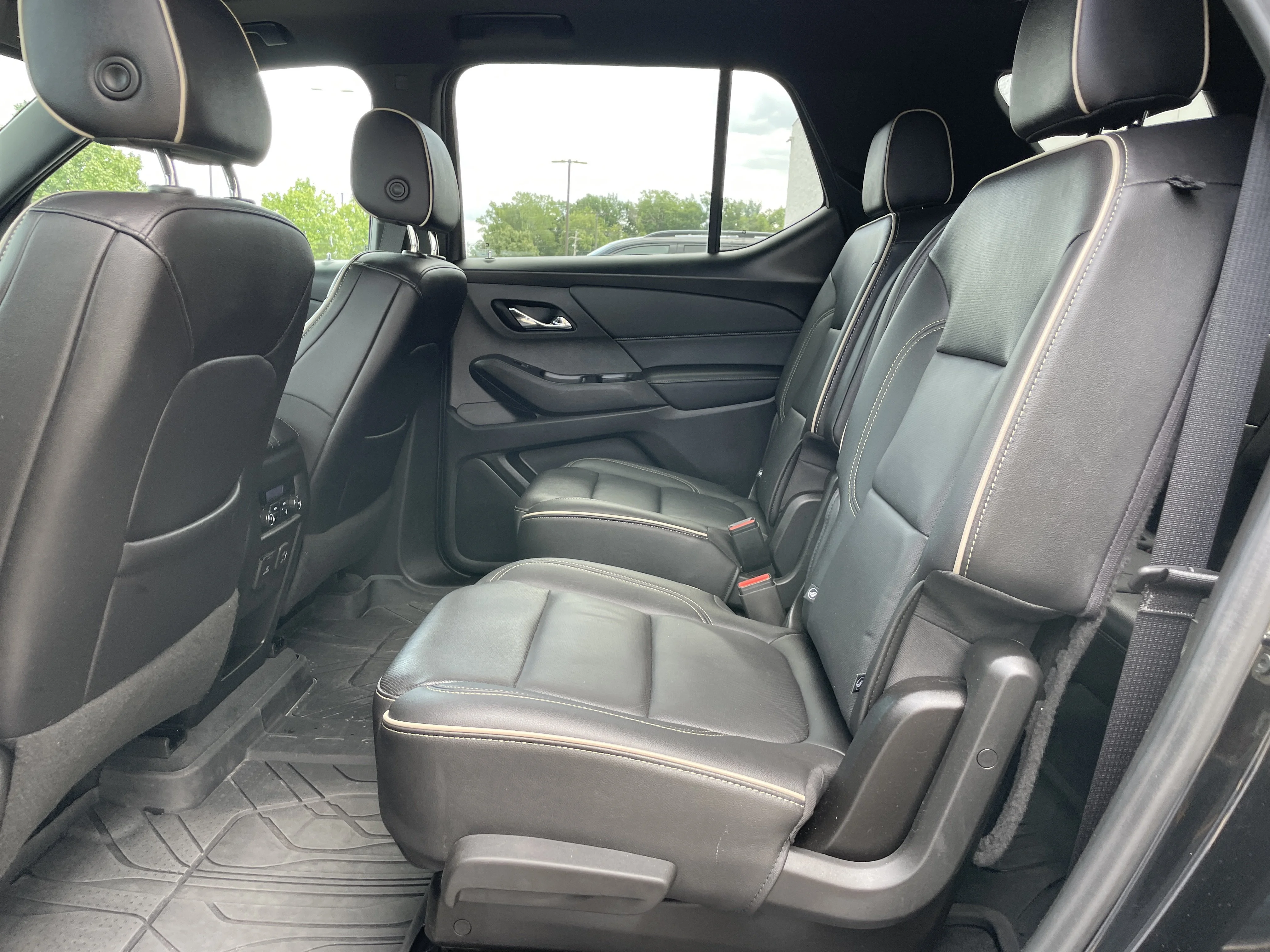 Used 2022 Mosaic Black Metallic Chevrolet Premier image 13