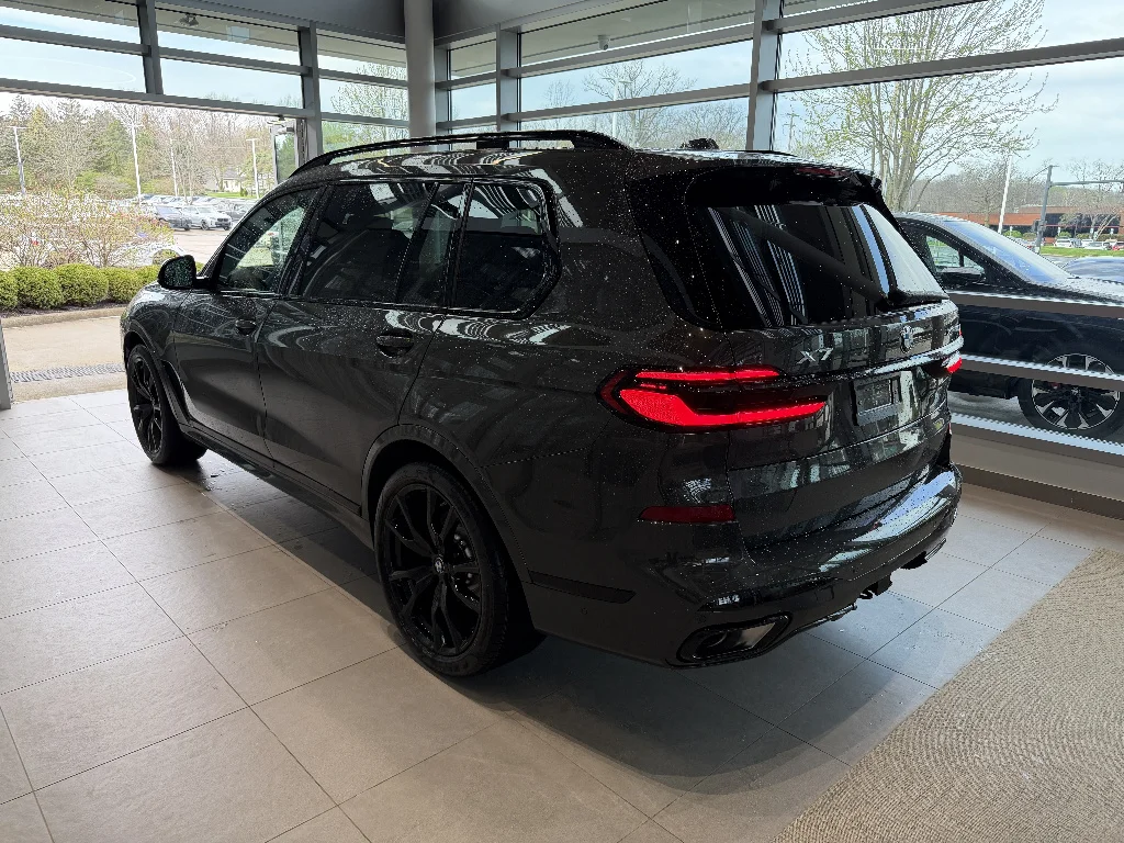 New 2027 Dravit Grey Metallic BMW xDrive40i image 4