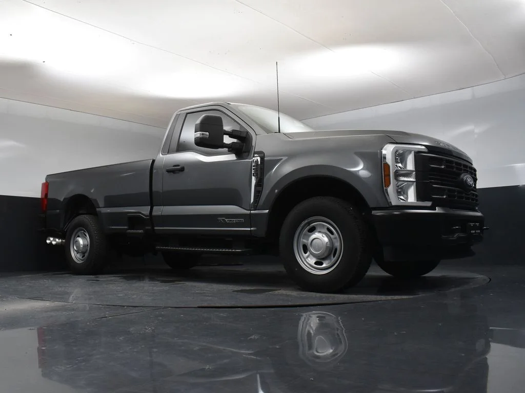 New 2025 Gray Ford XL image 22