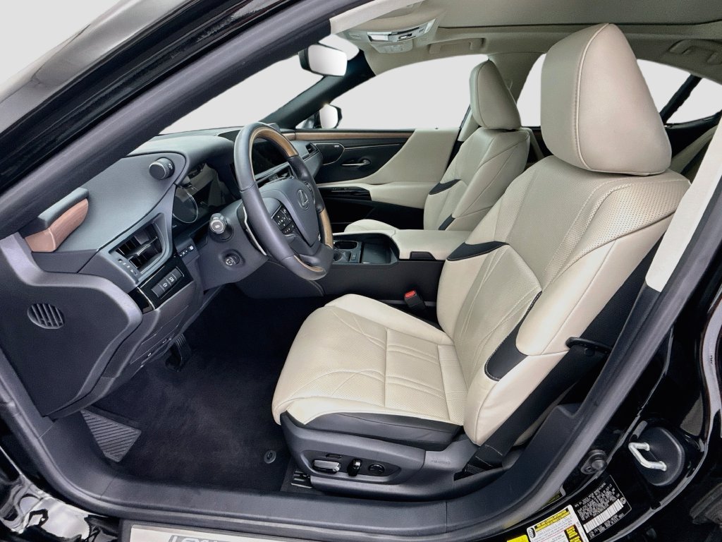 Used 2024 Obsidian Lexus 350 Ultra Luxury image 18