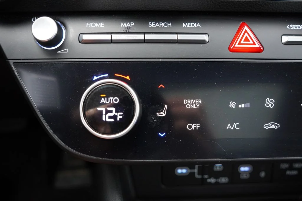 Used 2024 Transmission Blue Hyundai Limited image 7