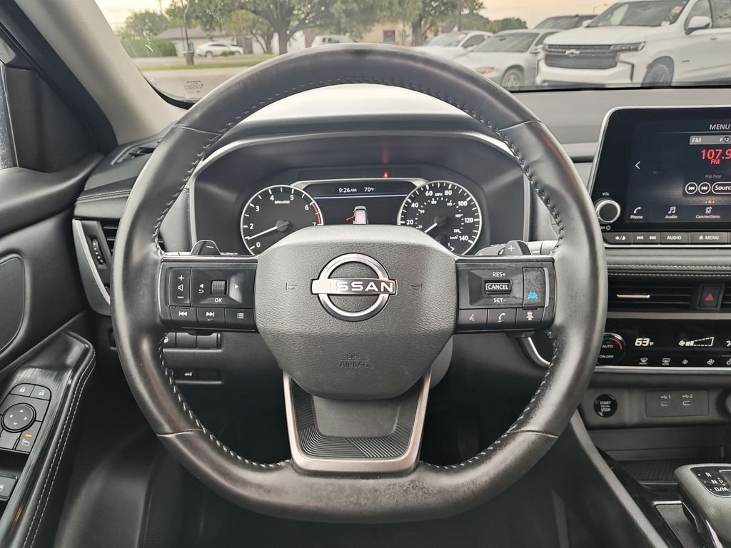 Used 2025 Gray Nissan SV image 17