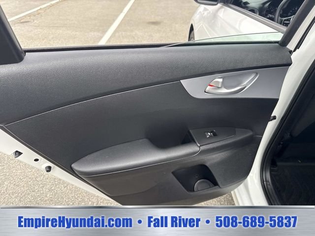 2024 Kia Forte LXS - Photo 15