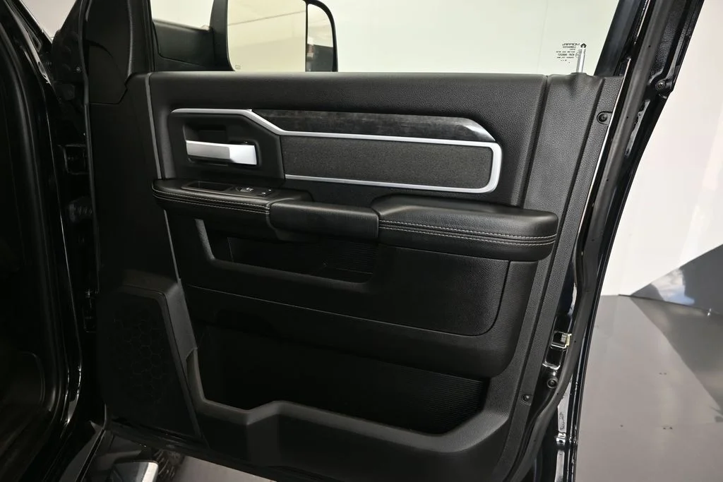 Used 2020 Diamond Black Ram Big Horn image 15