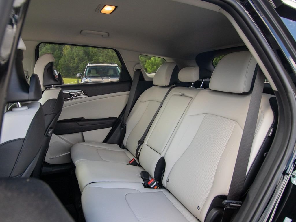2025 Kia Sportage EX - Photo 10