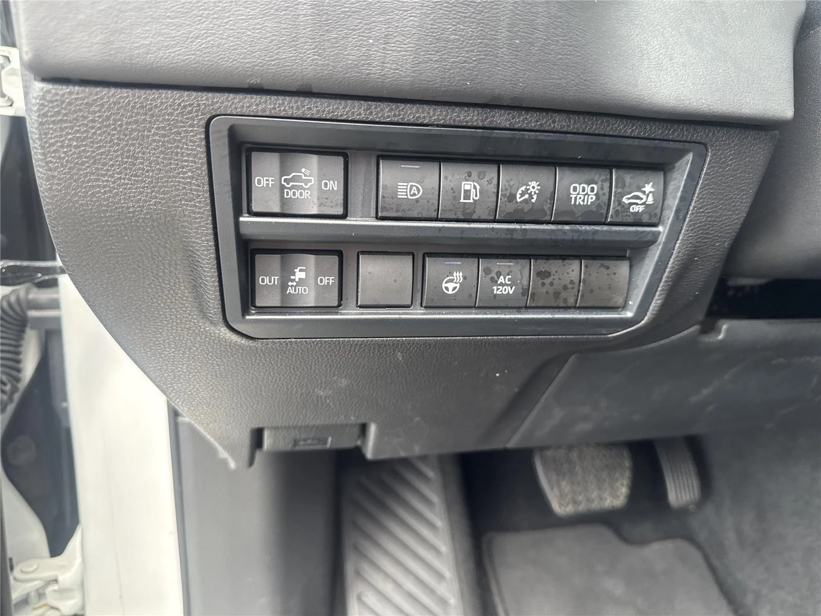 Used 2024 Wind Chill Pearl Toyota Platinum Hybrid image 19