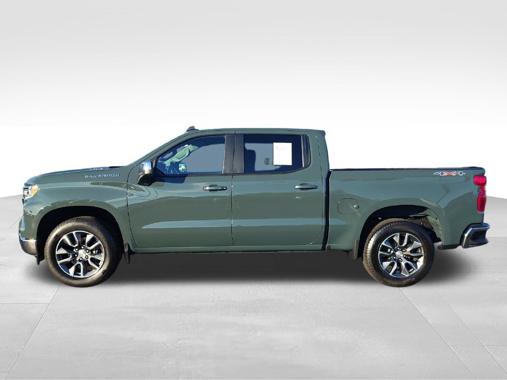 Used 2025 Gray Chevrolet LT image 2