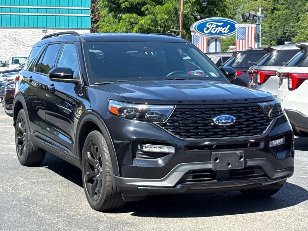 Used 2023 Black Metallic Ford ST-Line image 1