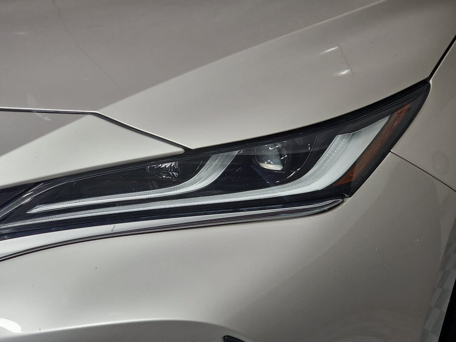 Used 2023 Silver Toyota LE image 27