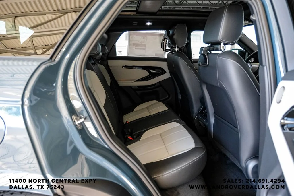 New 2026 Tribeca Blue Metallic Land Rover Hoxton Edition image 35