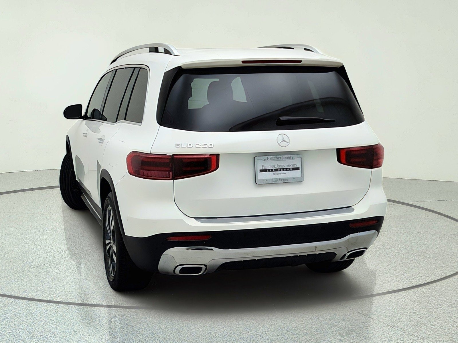 Certified Used 2026 Polar White Mercedes-Benz GLB 250 image 11