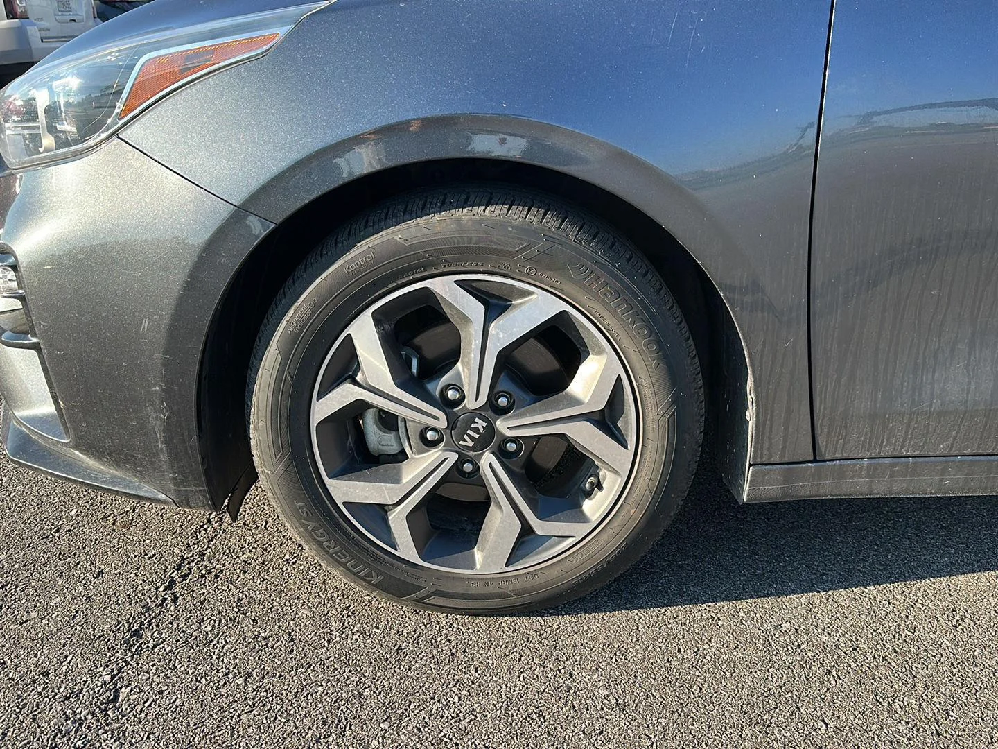 Used 2020 Gravity Grey Kia LXS image 6