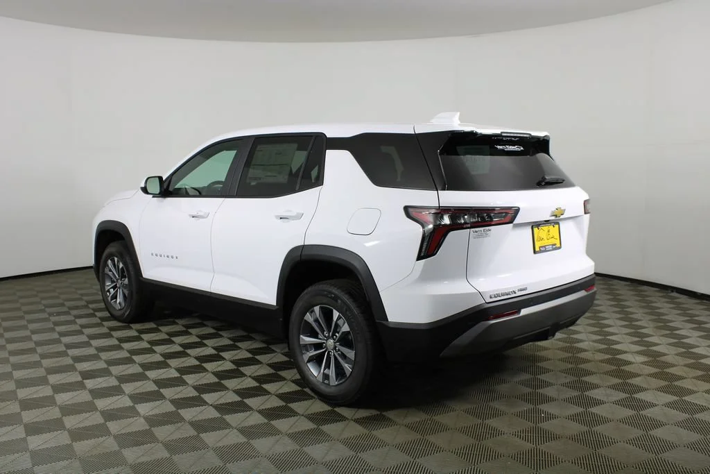 New 2027 Summit White Chevrolet LT image 4