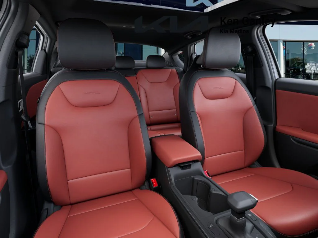 2025 Kia K4 GT-Line Turbo - Photo 15