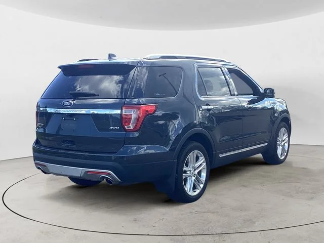 Used 2017 Quartz Metallic Ford Limited image 5