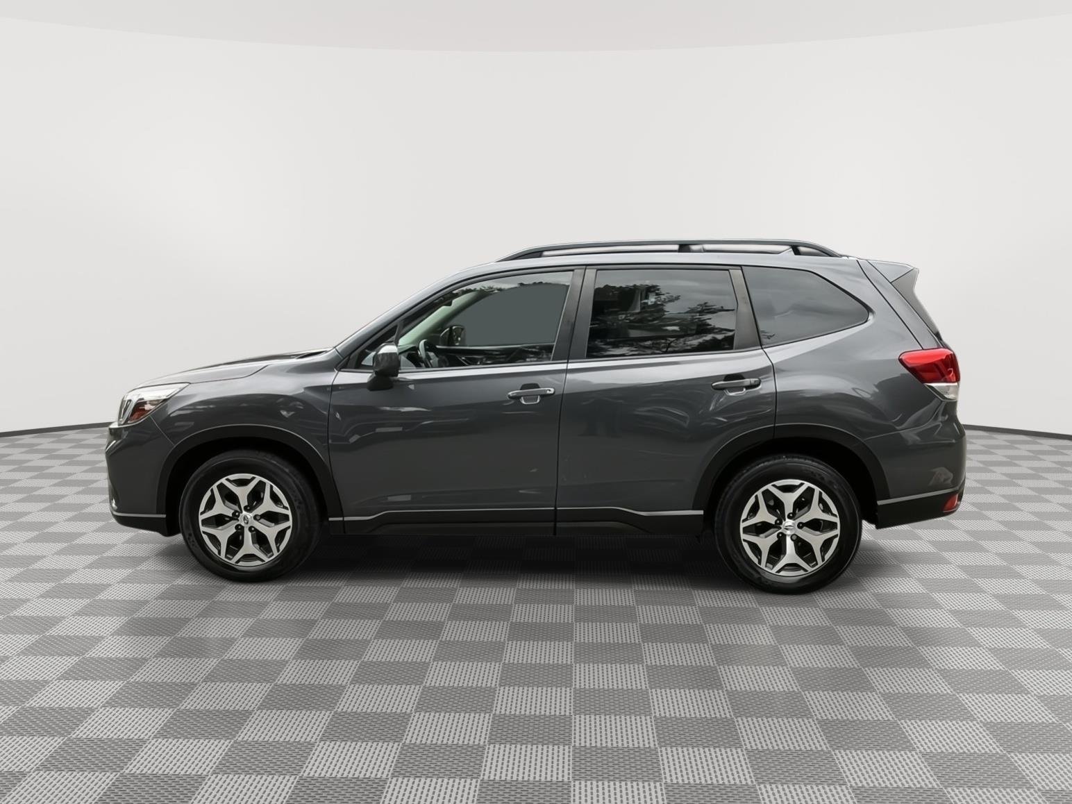 Used 2021 Magnetite Gray Metallic Subaru Premium image 8