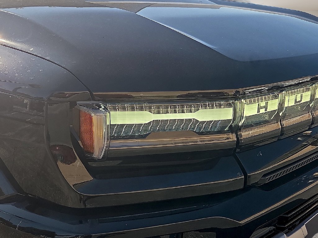Used 2024 Black GMC 2X image 7