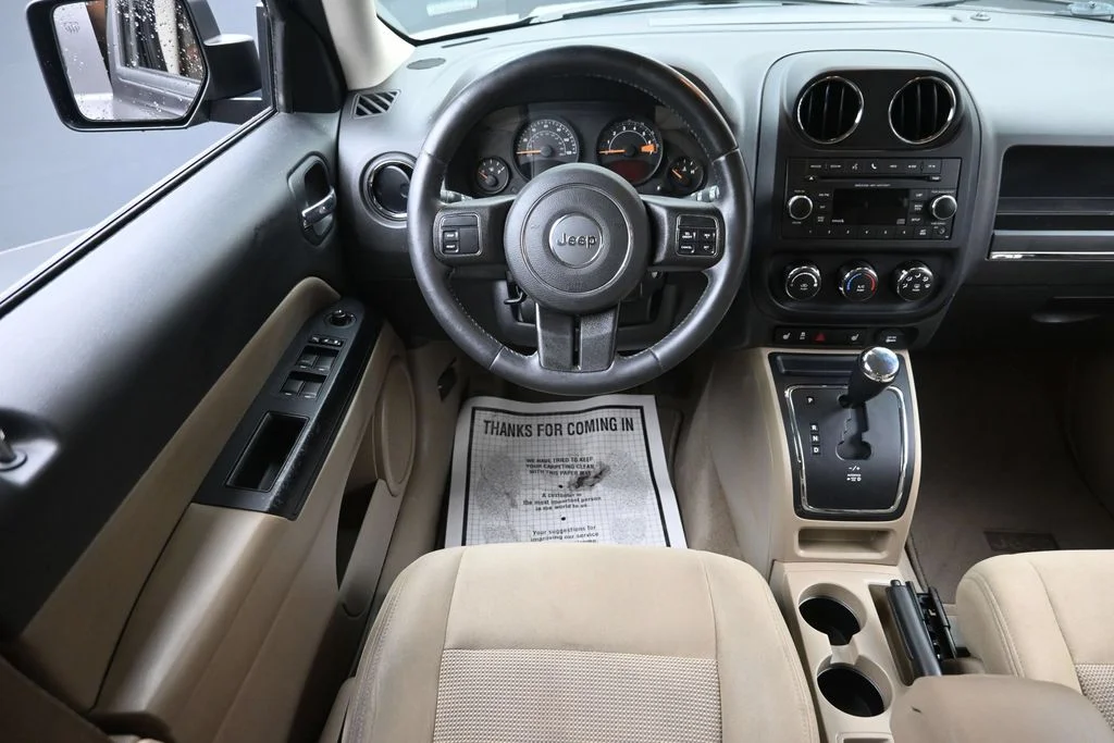 Used 2016 Gray Jeep Latitude image 12