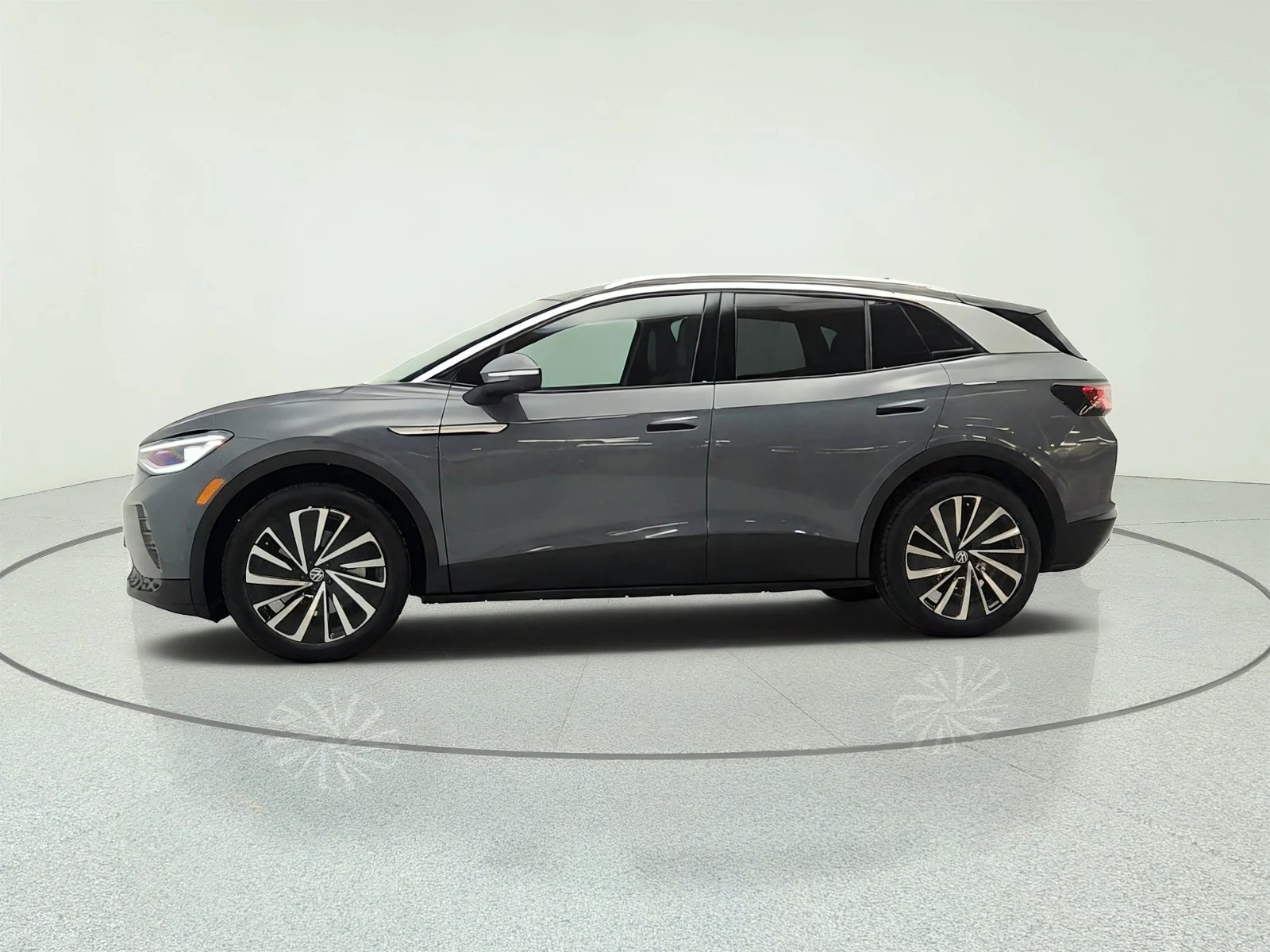 Used 2023 Pure Gray w/Black Roof Volkswagen Pro S Plus image 8