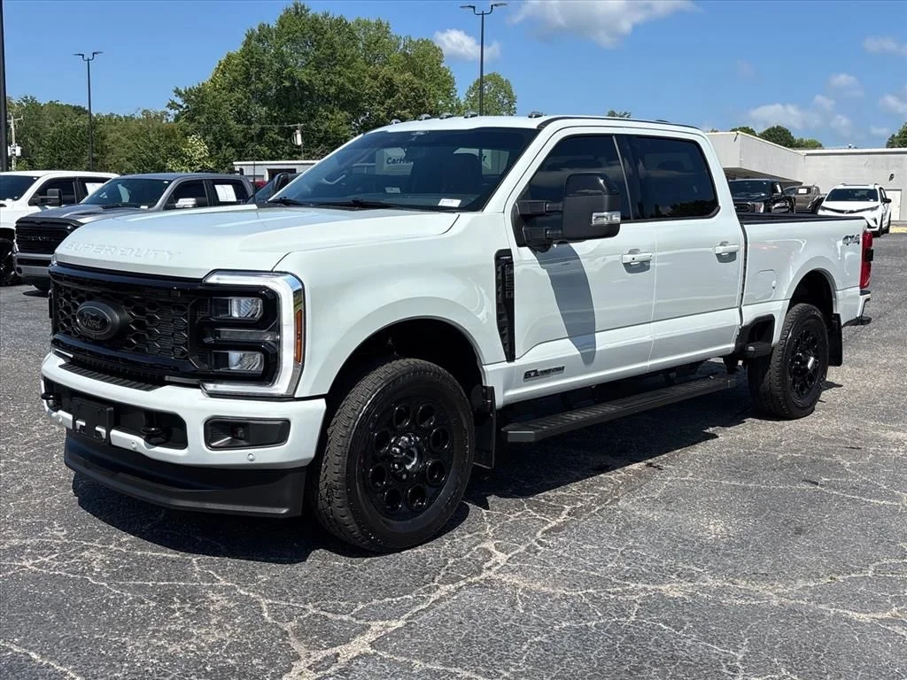 Used 2025 White Ford Lariat image 3