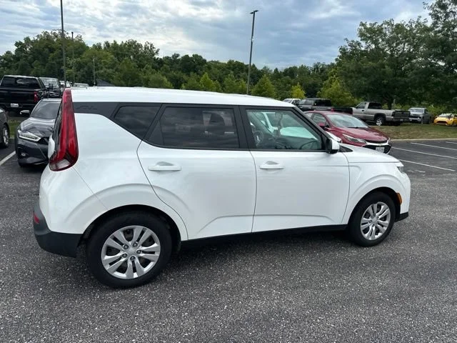 Used 2022 White Kia LX image 4