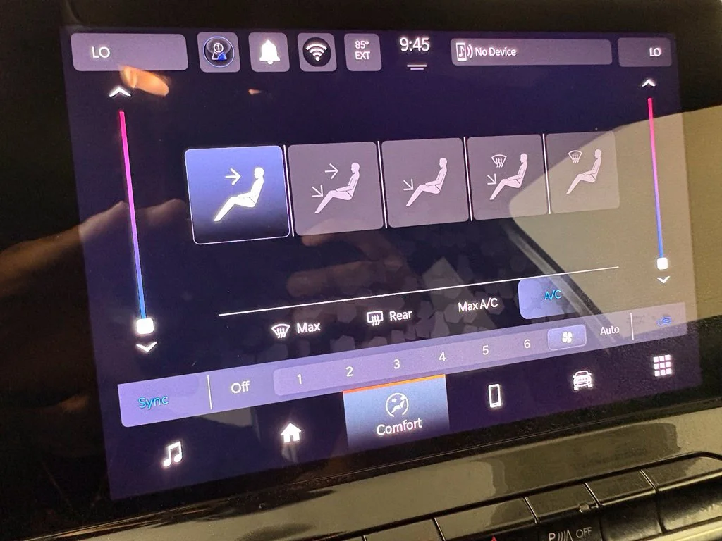 Used 2025 Silver Jeep Trailhawk image 30